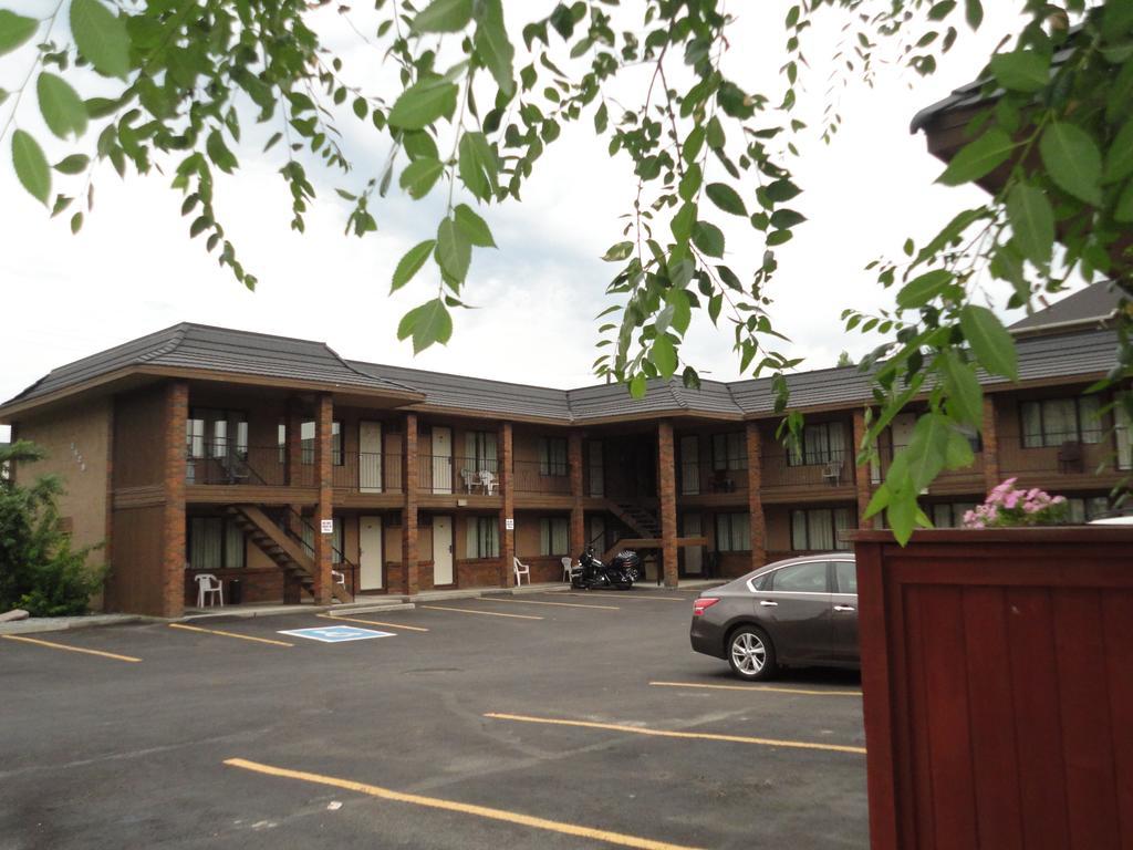 North Pointe Inn And Suites Kelowna Buitenkant foto