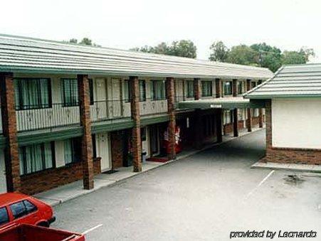 North Pointe Inn And Suites Kelowna Buitenkant foto