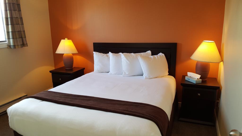 North Pointe Inn And Suites Kelowna Buitenkant foto