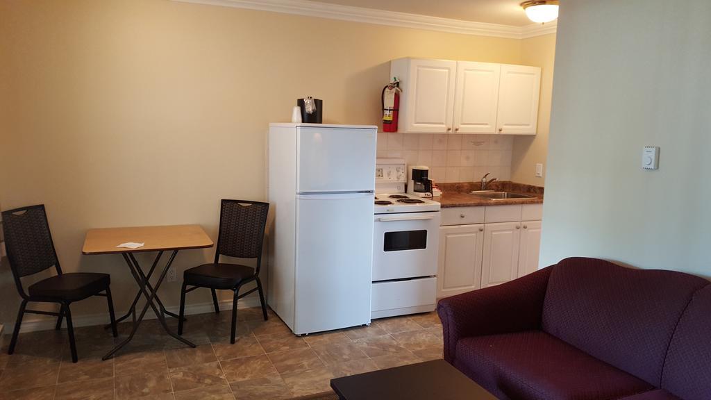 North Pointe Inn And Suites Kelowna Buitenkant foto